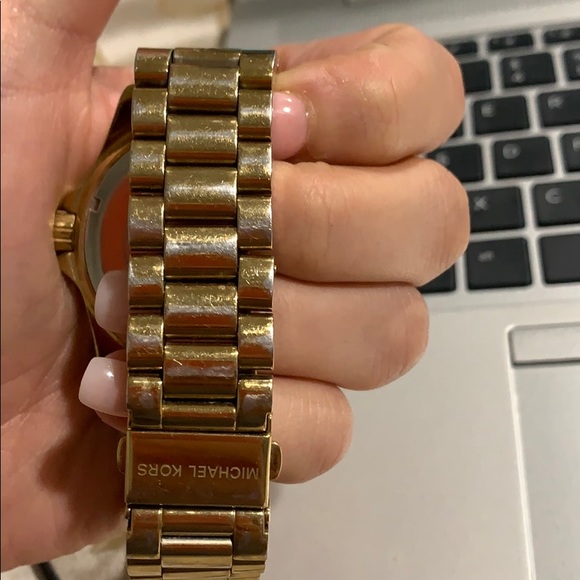 Gold Michael Korda watch - Picture 7 of 8